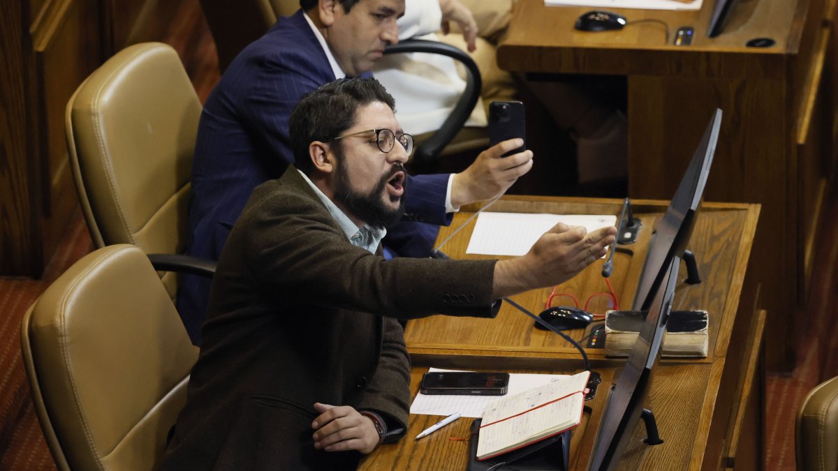 "Shame on me": Francisco Orrego was fined by the Chamber after a controversial intervention.