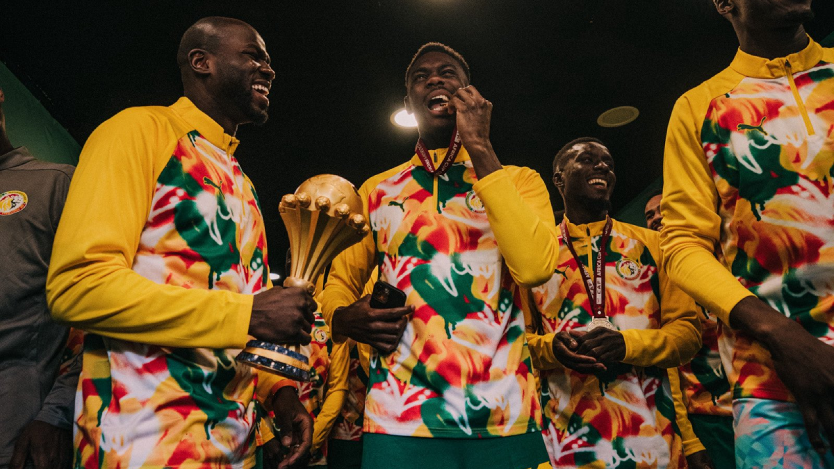 En medio de apelación al TAS: Senegal celebró con la Copa Africana en amistoso ante Perú