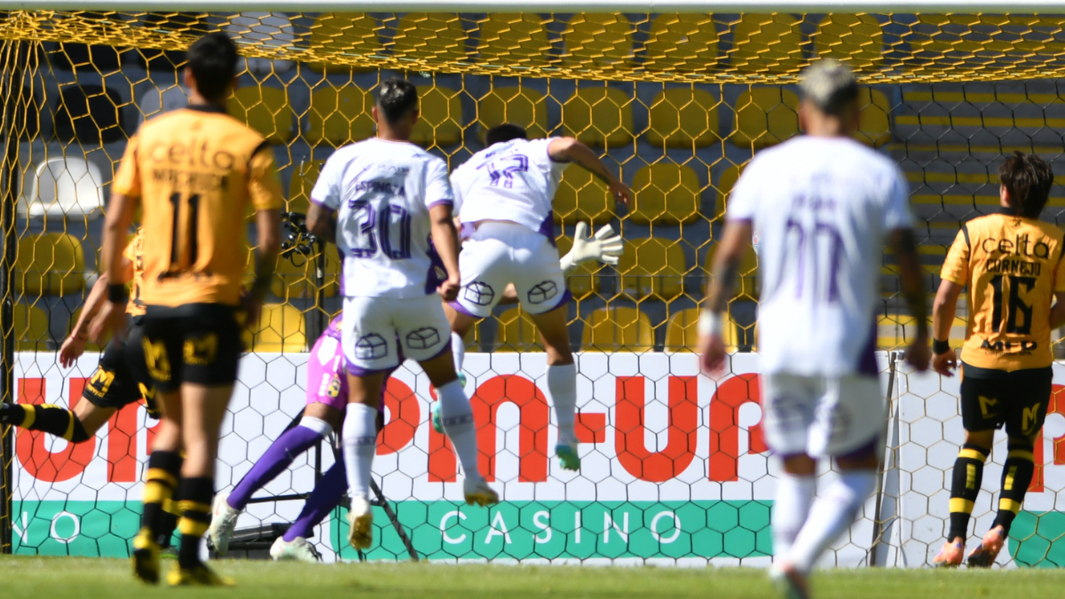 [VIDEO] El gol "de camarín" de Mesías para adelantar a D. Concepción en Coquimbo