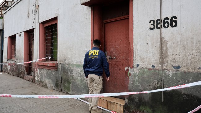 Hombre murió de un balazo en la cabeza al interior de su vehículo en La Granja