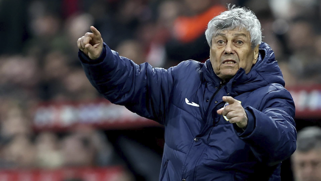 Seleccionador rumano fue hospitalizado debido a una irregularidad cardíaca