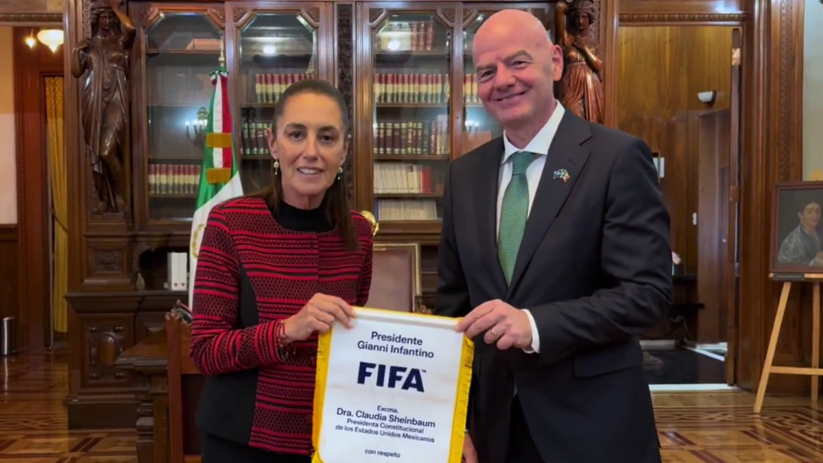 Claudia Sheinbaum recibió a Infantino en el Palacio Nacional de México previo al Mundial