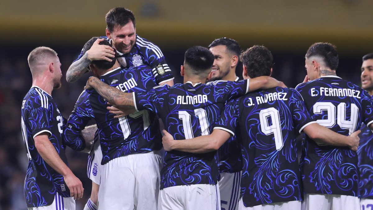 Argentina goleó a Zambia bajo la batuta de Messi y se despidió de sus hinchas antes del Mundial