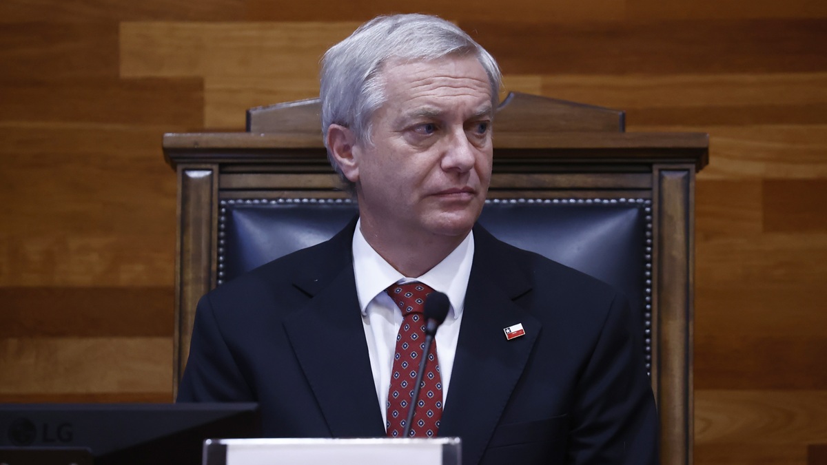 Kast defiende alza de combustibles y dice que no gobernará "en base a la popularidad"