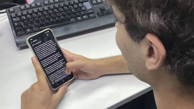 Periodista fue despedido por usar inteligencia artificial en su trabajo