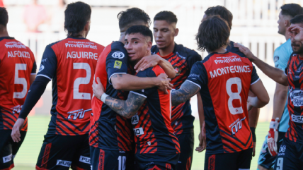 Deportes Limache mantuvo el pulso por el liderato en la Liga con una goleada sobre La Calera