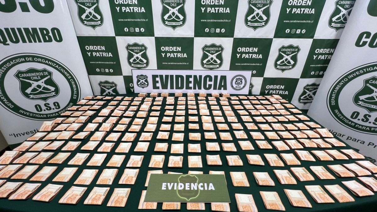 Cuidadora robó $30 millones y los enterró en la casa donde trabajaba