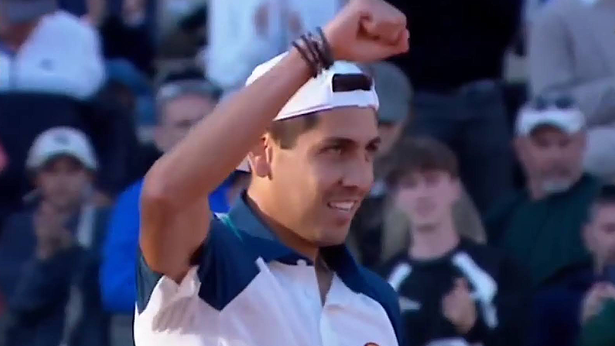 Alejandro Tabilo celebró un triunfal debut en el Masters de Montecarlo ante Fucsovics