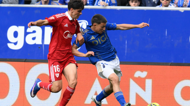 Sevilla de Alexis y Suazo visita a Real Oviedo en la Liga española