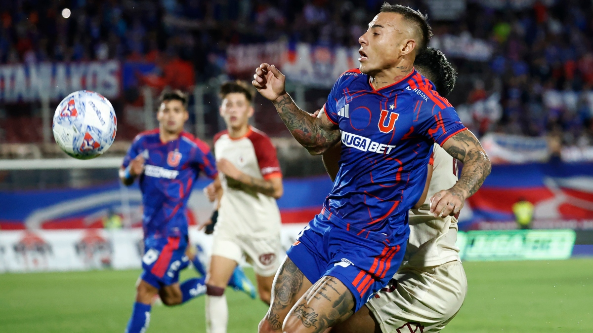 "Tiene que ser más egoísta": El particular consejo de Johnny Herrera a Eduardo Vargas