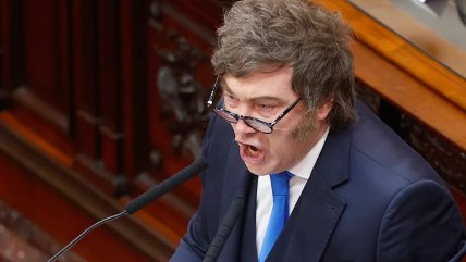 Gobierno de Milei retira acreditaciones a medios acusados de campaña de desinformación