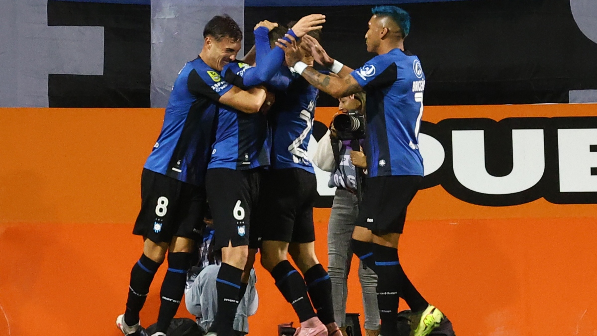 [VIDEO] Arquero de Universidad de Concepción calculó mal y permitió la ventaja de Huachipato