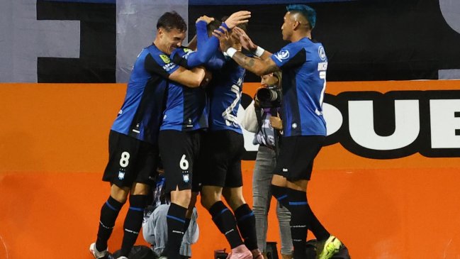 [VIDEO] Arquero de Universidad de Concepción calculó mal y permitió la ventaja de Huachipato