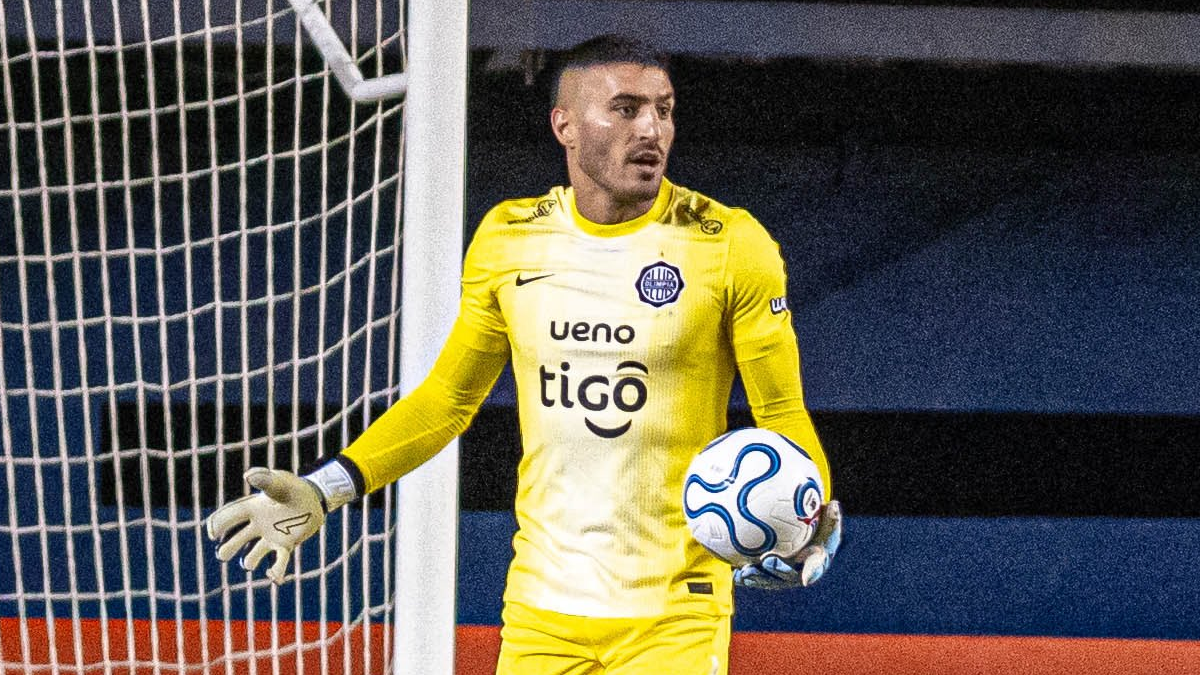 Arquero de Olimpia acusó falta de agua en el camarín tras vencer a Audax en La Florida