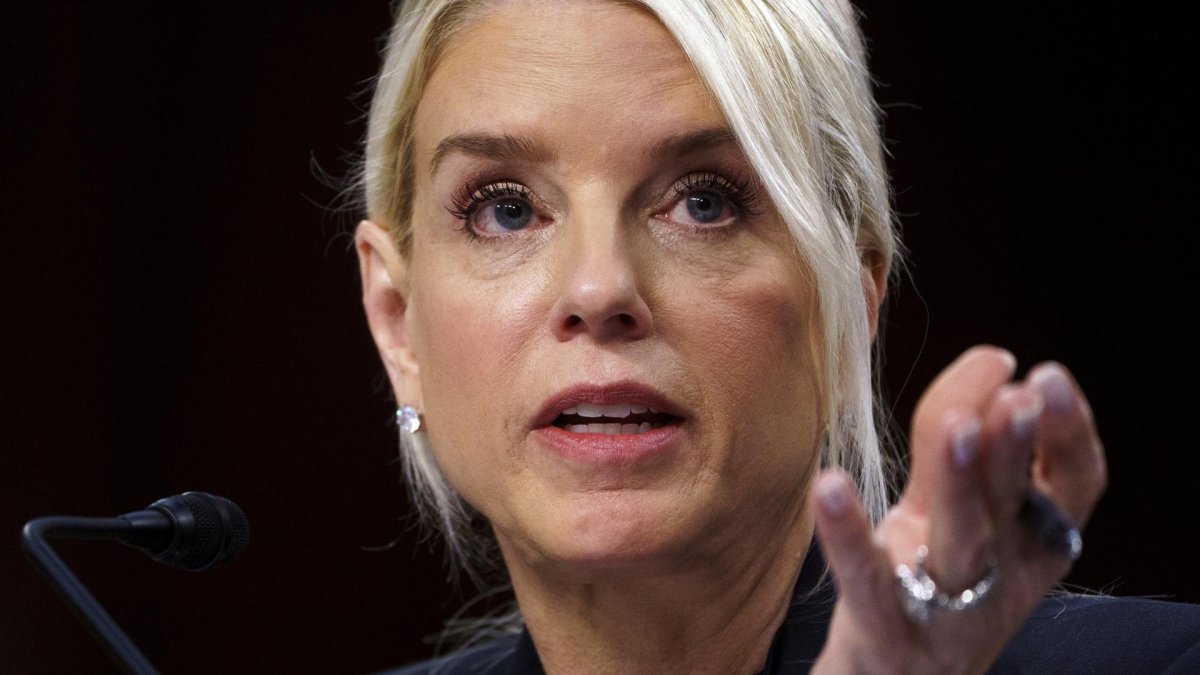 Exfiscal general de Trump desafía citación del Congreso y no declarará por caso Epstein