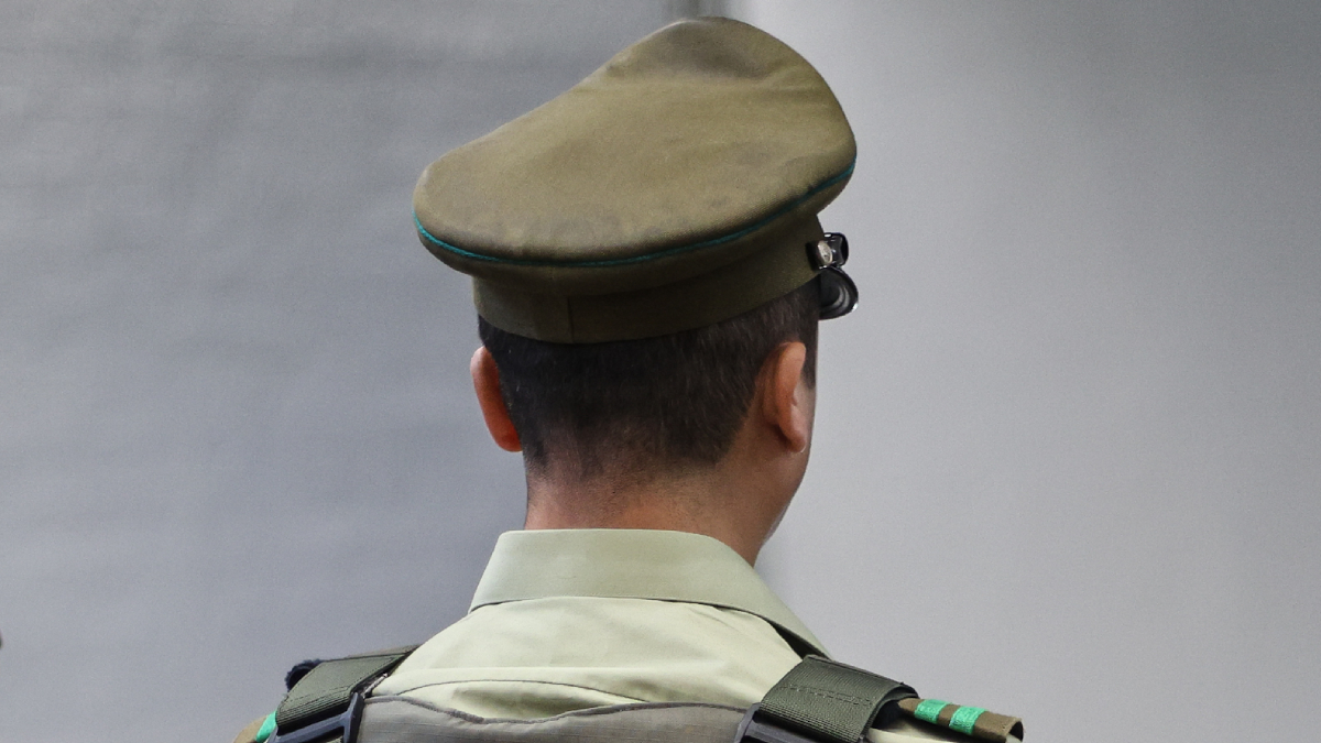 Turba atacó a carabinero con objetos contundentes durante fiscalización en Colina