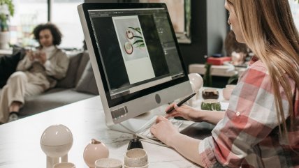 Genias: La "empresa social" que busca impulsar el emprendimiento y liderazgo femenino