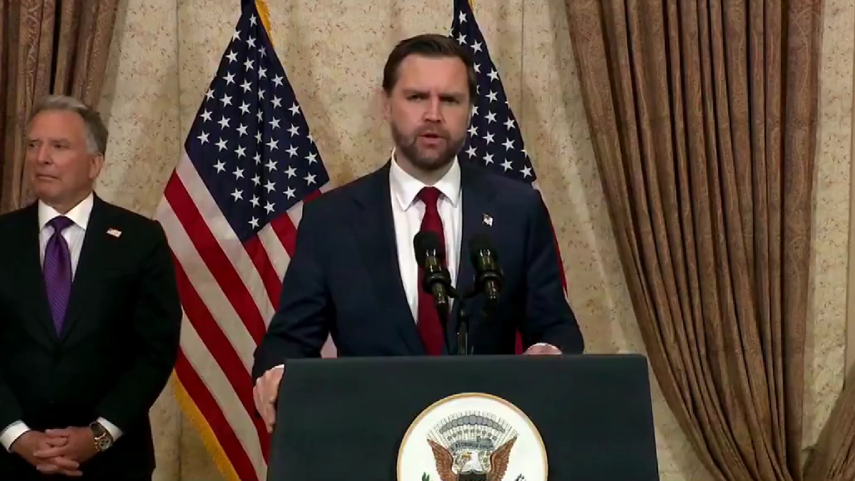 J.D. Vance acusó falta de voluntad de Irán sobre armas nucleares y rompió el diálogo en Pakistán