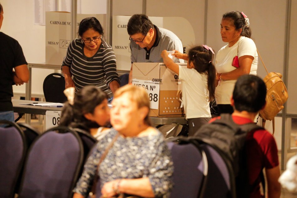 El masivo voto de los peruanos en Chile