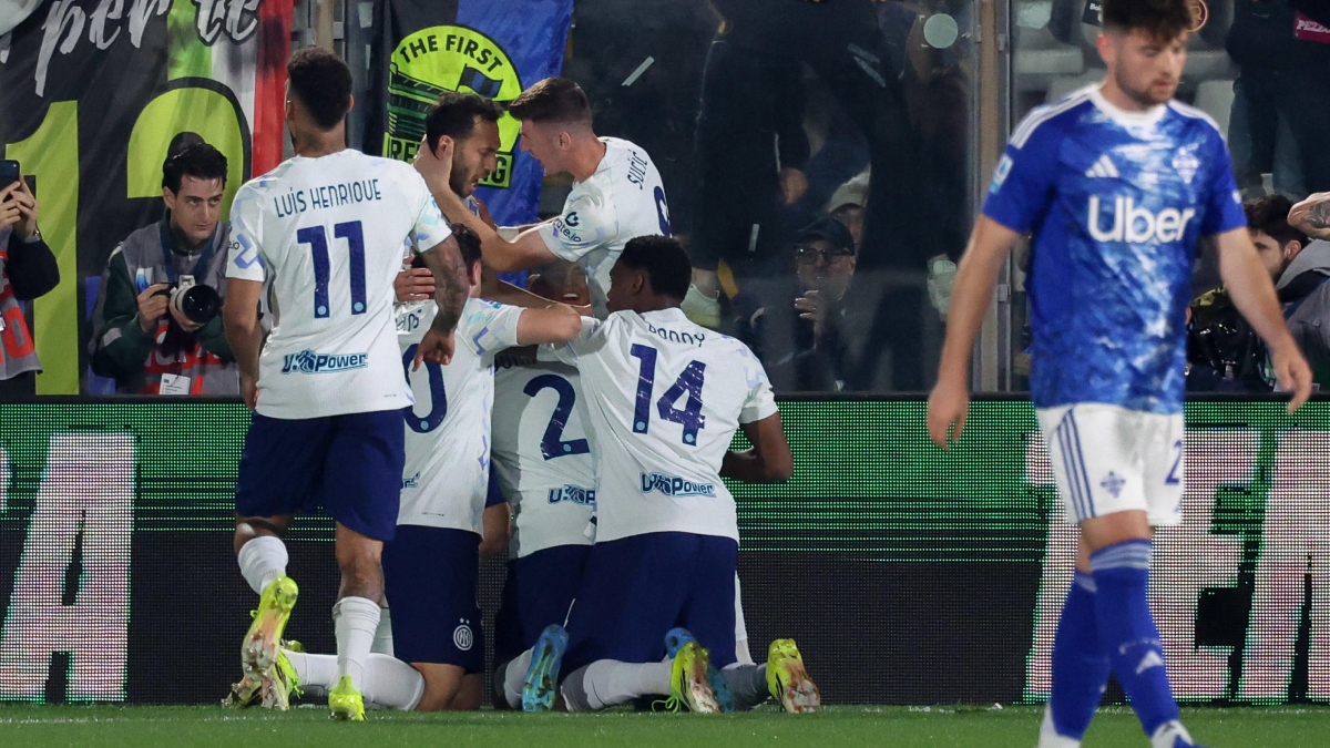 Inter logró un exigido triunfo ante Como para escaparse en la Serie A