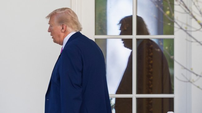 Trump evalúa bombardeos contra Irán para forzar un acuerdo de paz