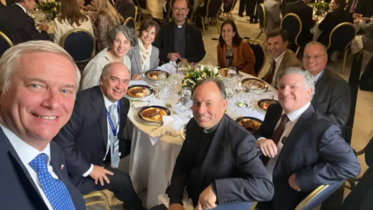 Gobierno descartó uso de fondos públicos en banquete de Kast con excompañeros en La Moneda