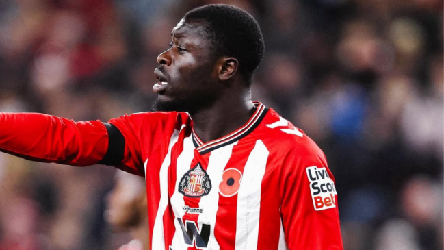 Sunderland condenó los insultos racistas a Brobbey tras la lesión de Cristian Romero