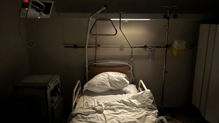 Abandono de pacientes en hospitales: Cruzarán información para dar con sus familias