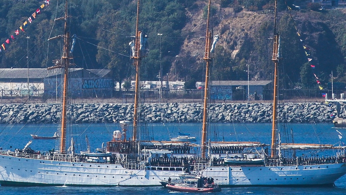 Valparaíso: Presidente Kast despidió a dotación del Buque Escuela Esmeralda