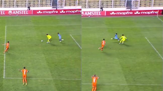 [VIDEO] Delantero de Bolívar se avivó ante el arquero y marcó insólito gol en la Libertadores