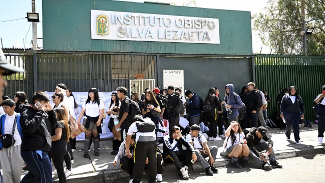 Por etapas y horario reducido: Instituto de Calama vuelve a clases casi un mes después de mortal ataque