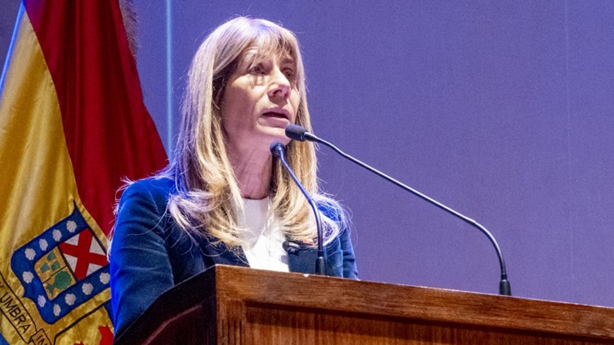 "¡Renuncia, vieja...!": Insultan a ministra Rincón durante acto en la USM