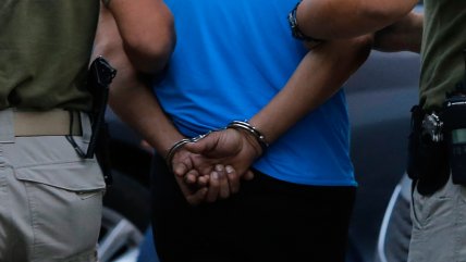 El Bosque: Carabineros detuvo a cuatro sujetos que descargaban carga robada