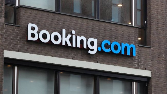 Booking.com confirma filtración de datos y advierte por posibles fraudes