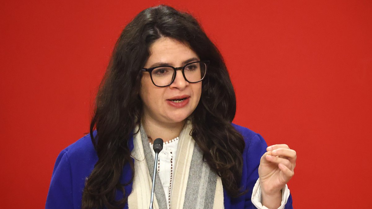 Antonia Orellana defendió a la ministra de Kast que, según Jordi Castell, "destruyó un matrimonio"