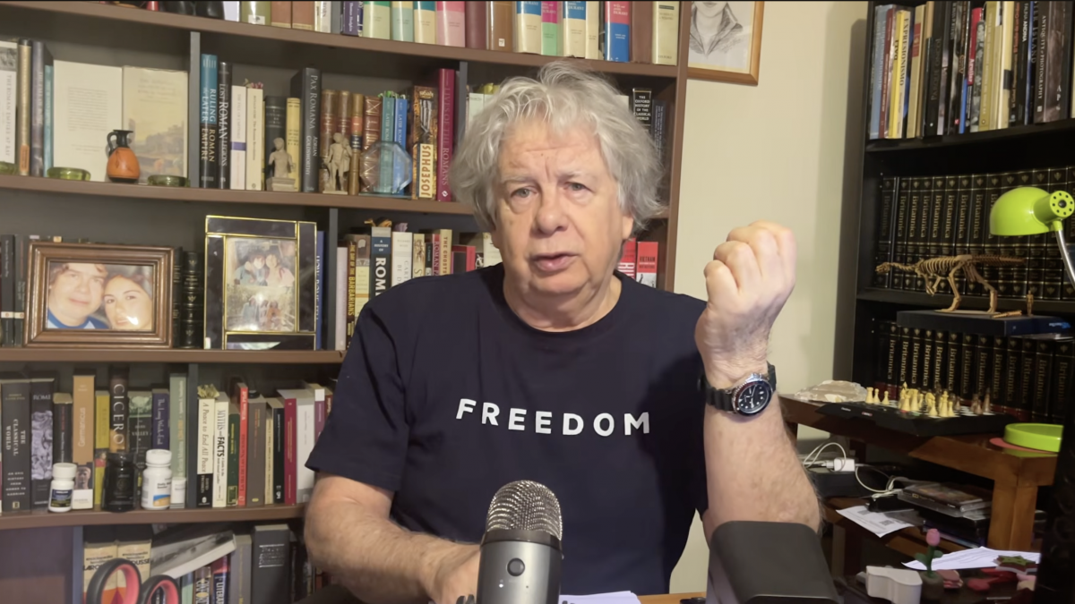 Dejaron una bomba falsa en la casa de Fernando Villegas