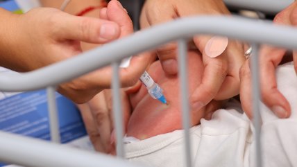 Tras éxito con el sincicial: U. de Chile ya investiga estrategias contra influenza y rotavirus