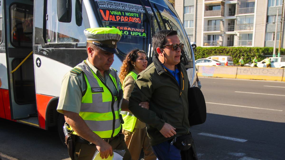 Sorprenden a cuatro choferes de micro drogados durante fiscalización en Valparaíso