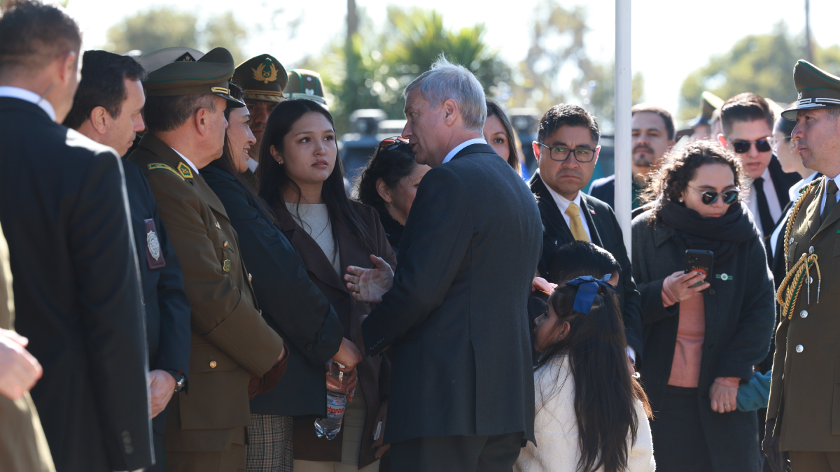 Kast lideró homenaje a carabineros asesinados en Cañete