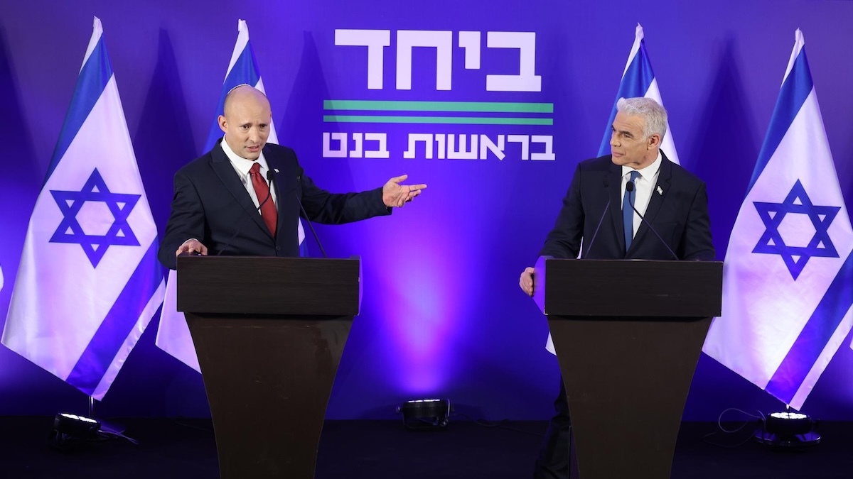 Líder de la oposición israelí concretó coalición con el favorito para desbancar a Netanyahu