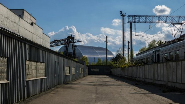 El papa pidió responsabilidad en el uso de la energía atómica en aniversario de Chernóbil