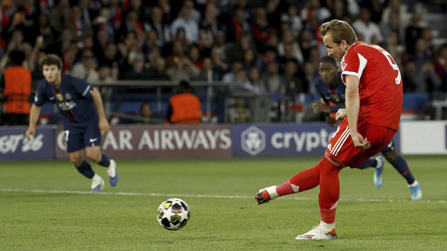 [VIDEO] Harry Kane adelantó a Bayern con un penal ante PSG en las semis de Champions
