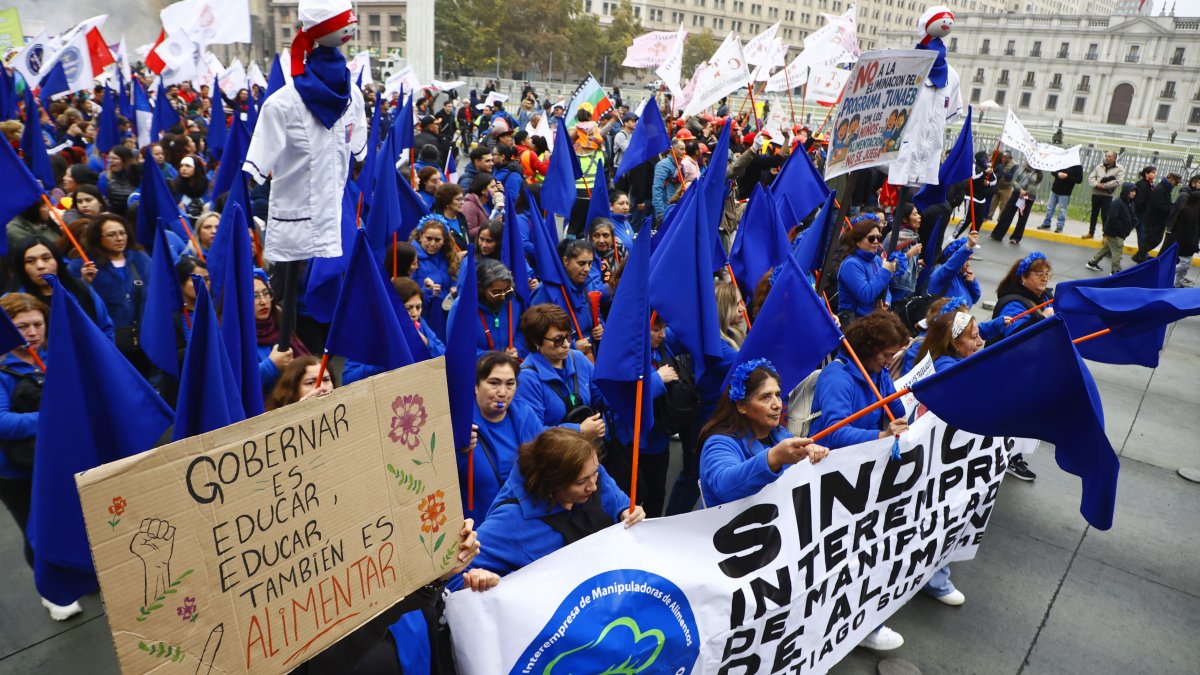 Marcha CUT: Profesores subrayan lucha "por defender derechos y condiciones de trabajo"