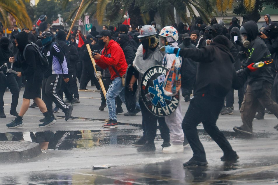 Marcha paralela de Central Clasista de Trabajadores generó incidentes