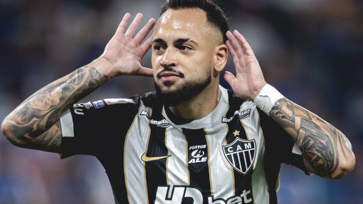 Atlético Mineiro dominó a Cruzeiro en un clásico con tres expulsiones