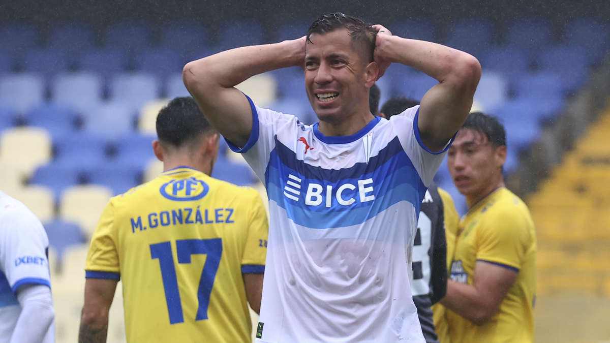 La UC cosechó un dramático empate frente a U. de Concepción en la Copa de la Liga