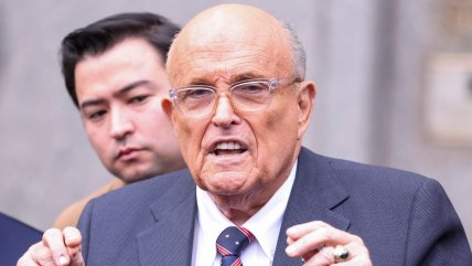 Rudy Giuliani está hospitalizado en condición crítica, pero estable