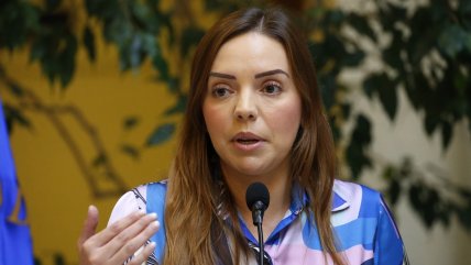 Fiscalía llegó al Congreso para interrogar a Camila Flores por presunto fraude al fisco