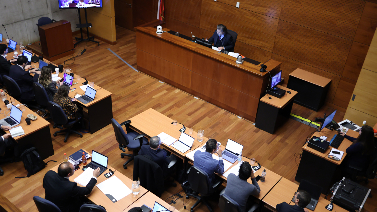 Defensas de Lavín León y su exasesor se enfrentan en cuarta jornada de formalización