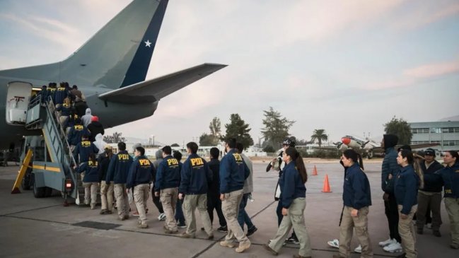 Chile retoma expulsiones hacia Haití en operativo con 40 extranjeros deportados